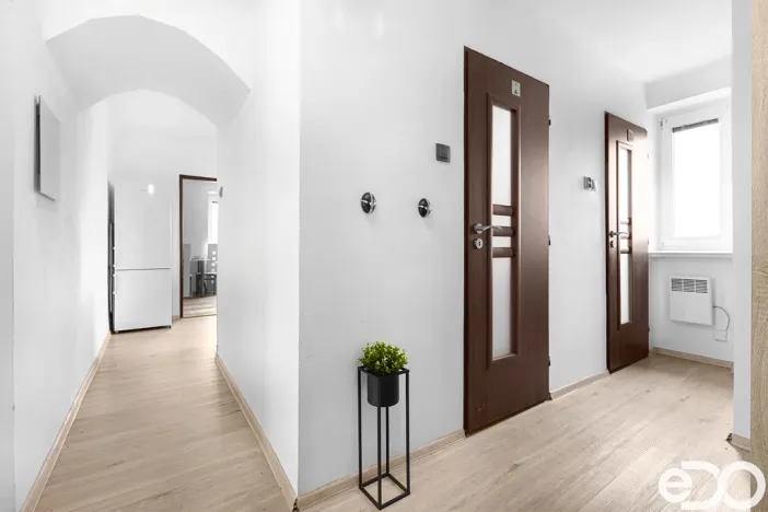 Prodej bytu 3+1, Chocerady - Komorní Hrádek, 83 m2