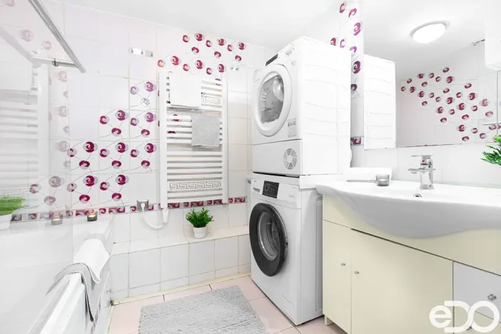 Prodej bytu 3+1, Chocerady - Komorní Hrádek, 83 m2