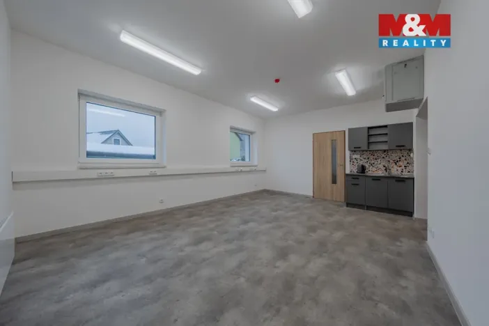 Pronájem skladu, Zubří, U Traktorky, 129 m2