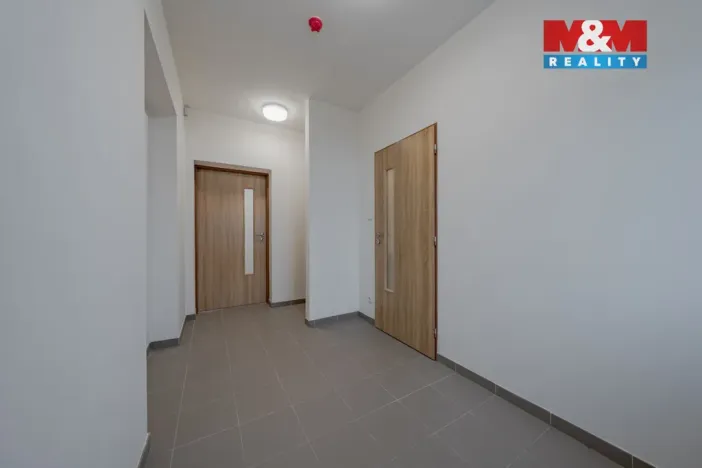 Pronájem skladu, Zubří, U Traktorky, 129 m2