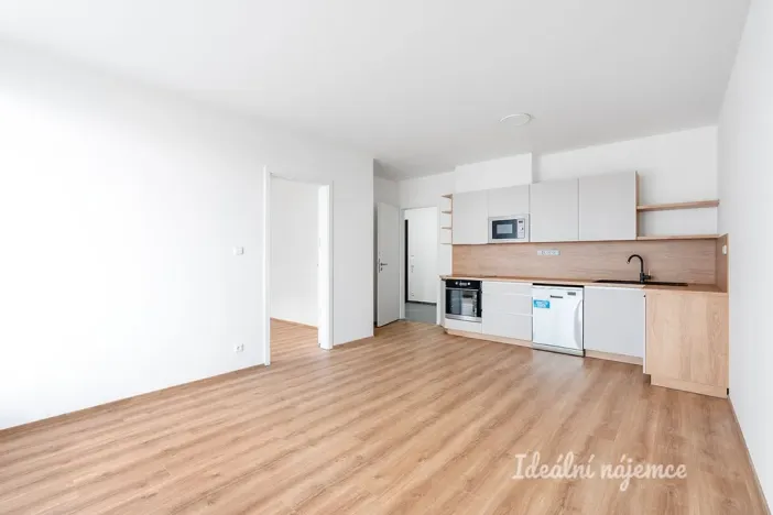 Pronájem bytu 2+kk, Praha - Prosek, Čakovická, 52 m2