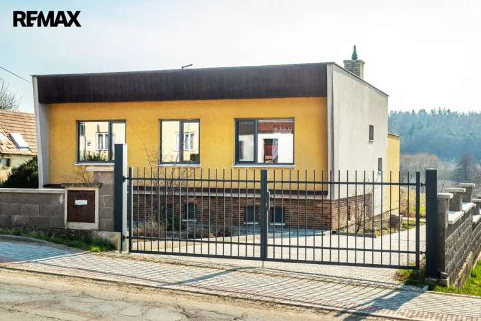 Prodej rodinného domu, Šumná, 200 m2