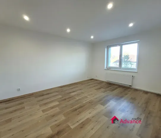 Pronájem bytu 1+1, Ostrava, U Hřiště, 44 m2