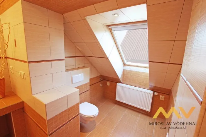 Pronájem bytu 4+kk, Lochenice, 115 m2