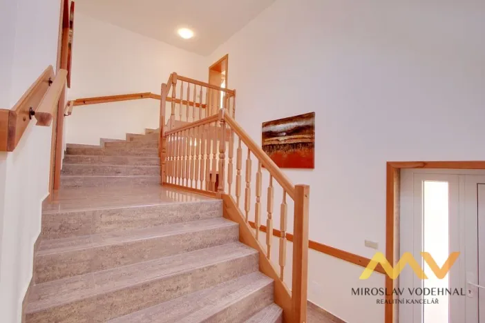 Pronájem bytu 4+kk, Lochenice, 115 m2