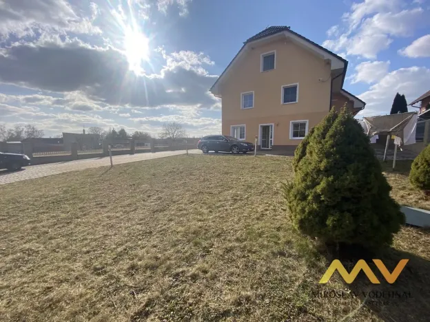 Pronájem bytu 4+kk, Lochenice, 115 m2