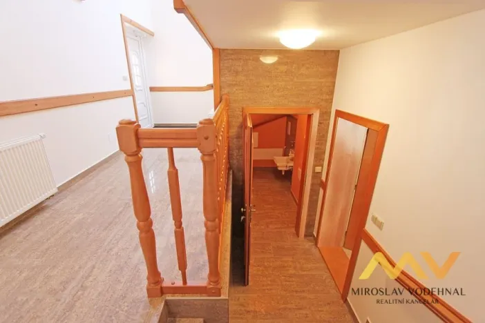 Pronájem bytu 4+kk, Lochenice, 115 m2