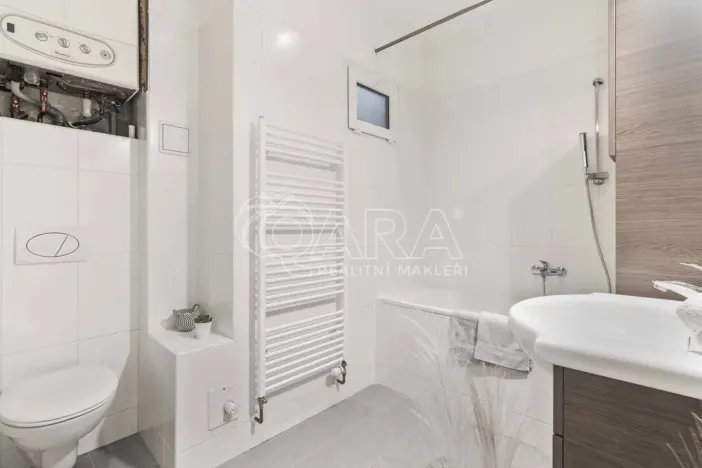 Prodej bytu 2+kk, Praha - Bubeneč, Ve struhách, 48 m2