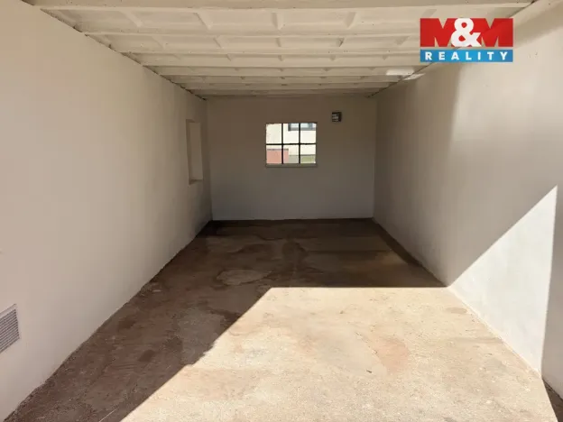 Prodej garáže, Ivančice, K Lesu, 19 m2