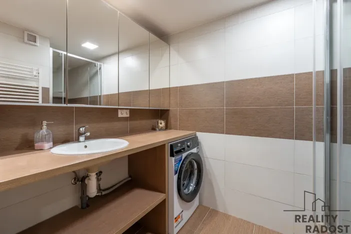 Prodej bytu 3+1, Hustopeče, Masarykovo nám., 72 m2