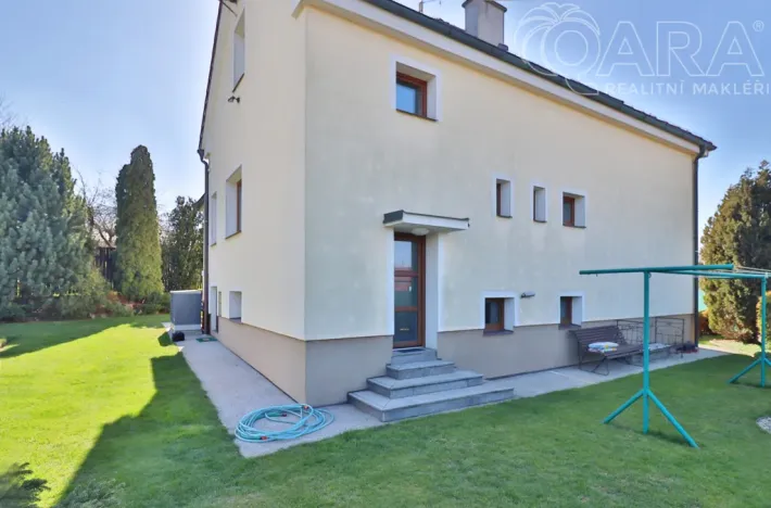 Prodej rodinného domu, Statenice - Černý Vůl, Kralupská, 210 m2