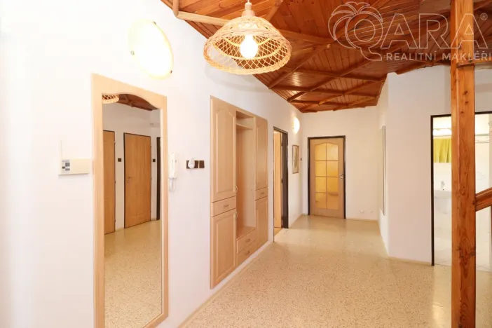 Prodej rodinného domu, Statenice - Černý Vůl, Kralupská, 210 m2