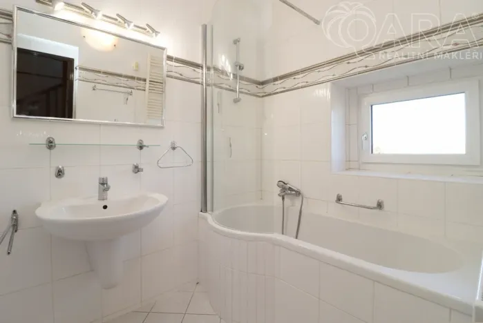 Prodej rodinného domu, Statenice - Černý Vůl, Kralupská, 210 m2