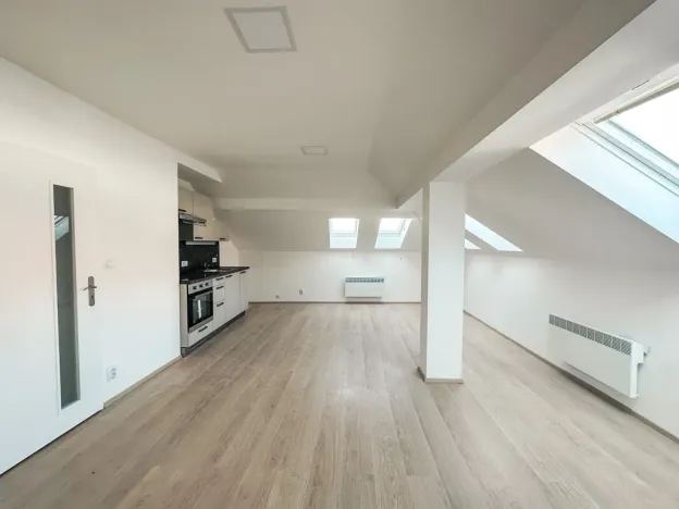 Pronájem bytu 3+kk, Praha - Žižkov, Jeronýmova, 74 m2