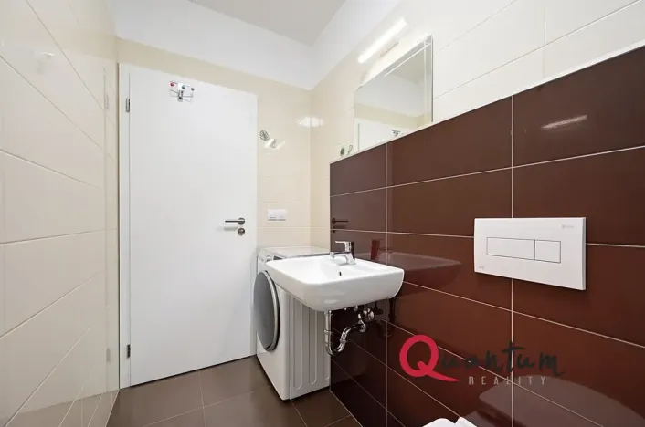 Prodej bytu 1+kk, Praha - Uhříněves, Bečovská, 20 m2