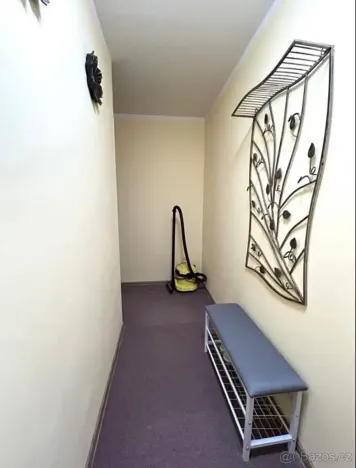 Pronájem bytu 1+kk, Kladno, Hřebečská, 18 m2