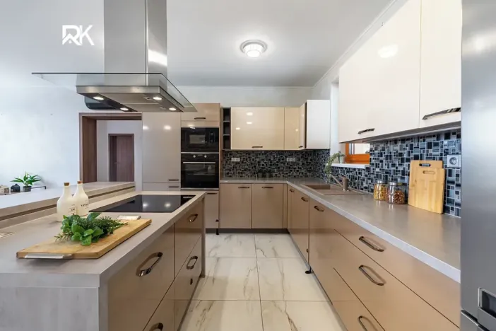 Prodej rodinného domu, Červené Pečky, Na Vyhlídce, 229 m2