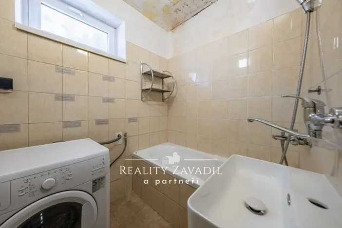 Prodej bytu 3+1, Nespeky, Benešovská, 62 m2