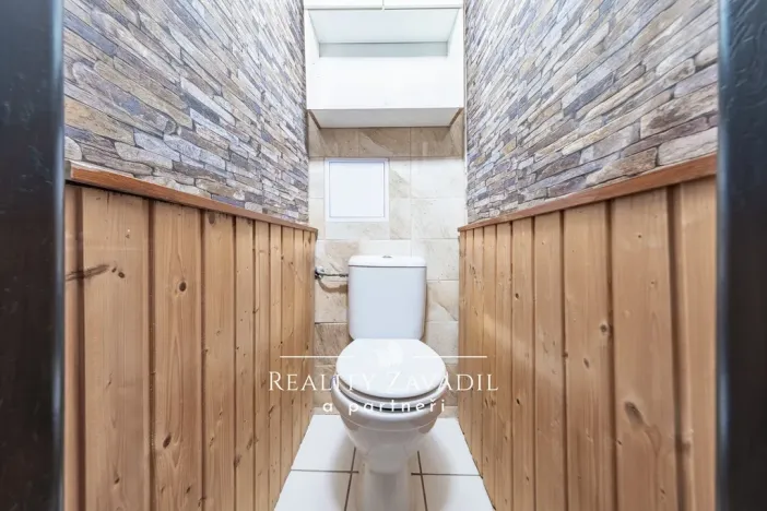 Prodej bytu 3+1, Nespeky, Benešovská, 62 m2