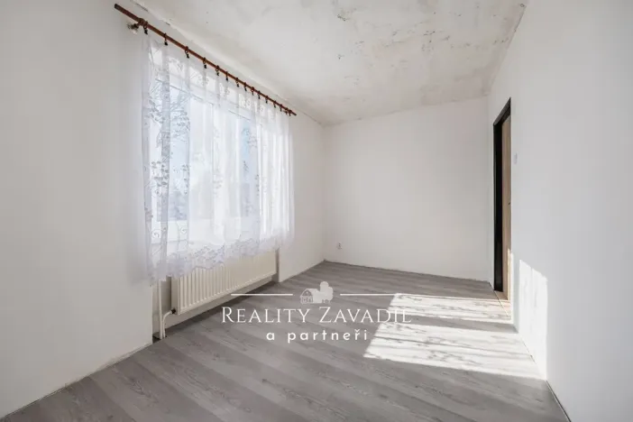 Prodej bytu 3+1, Nespeky, Benešovská, 62 m2