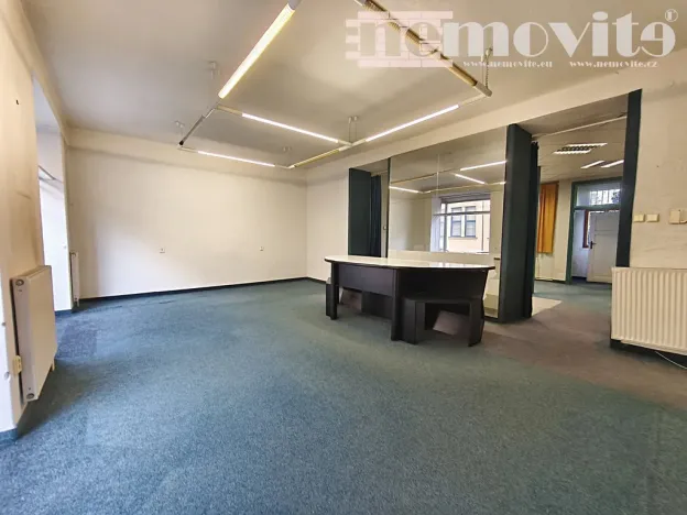 Prodej obchodního prostoru, Pardubice, Za Pasáží, 73 m2