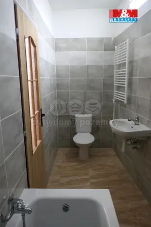 Pronájem bytu 1+1, Jaroměř, nám. Československé armády, 50 m2