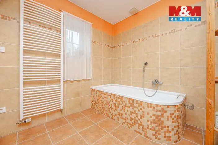 Prodej rodinného domu, Deštné v Orlických horách, 400 m2