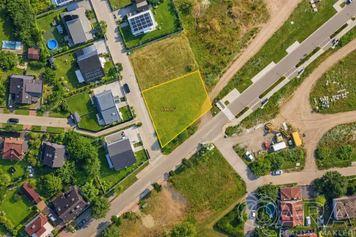 Prodej pozemku pro bydlení, Praha, Pivoňská, 694 m2