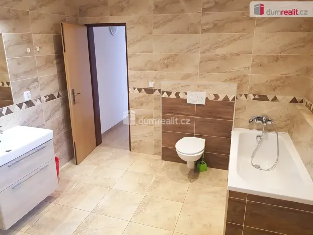 Prodej rodinného domu, Dolní Bousov, 230 m2