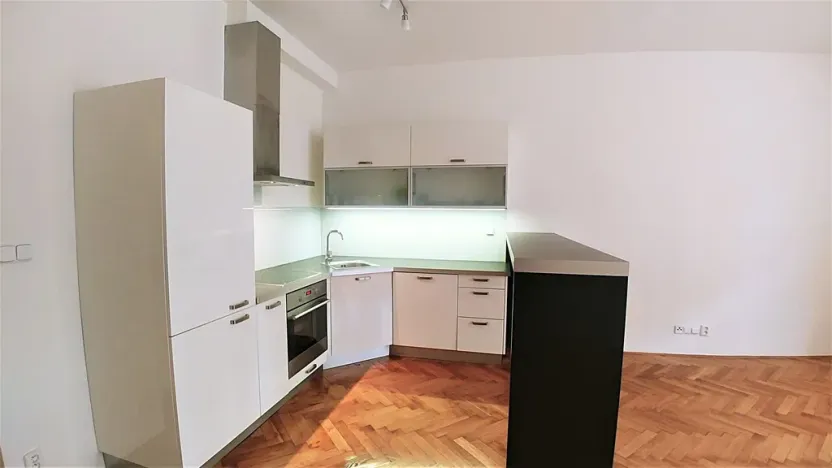 Pronájem bytu 3+kk, Praha - Vršovice, Bulharská, 85 m2