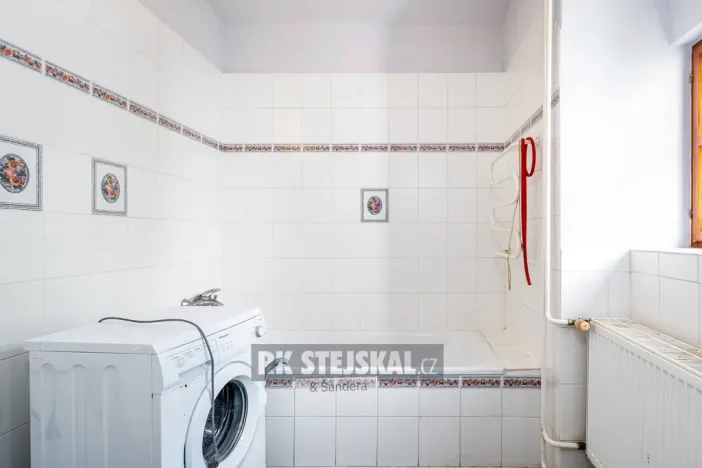 Prodej rodinného domu, Brloh, 430 m2