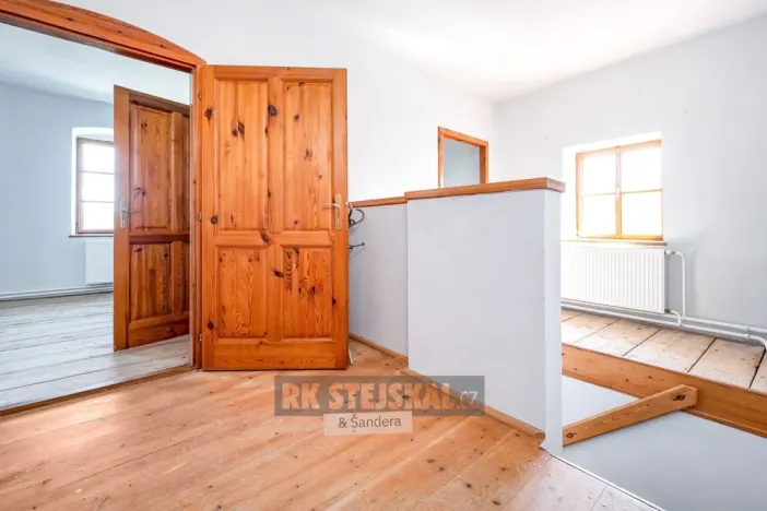 Prodej rodinného domu, Brloh, 430 m2