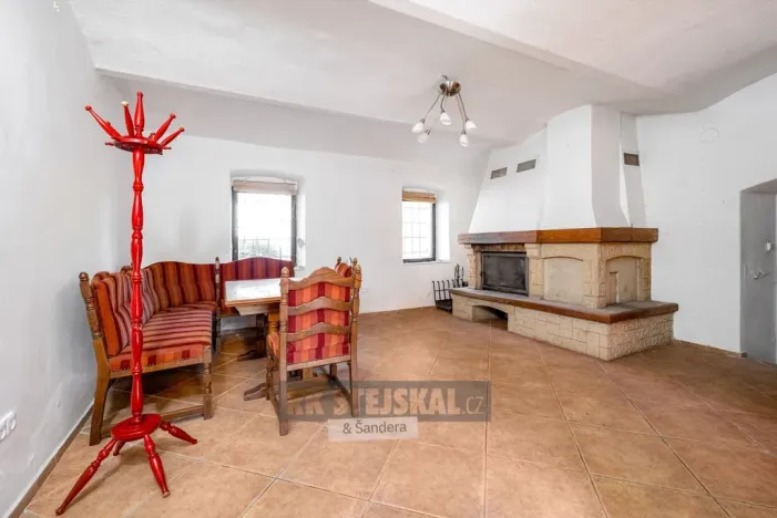 Prodej rodinného domu, Brloh, 430 m2