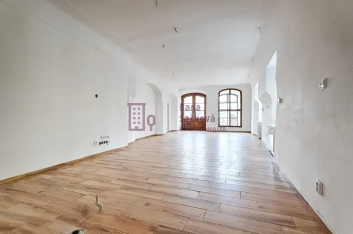 Pronájem restaurace, Jindřichův Hradec - Jindřichův Hradec I, nám. Míru, 50 m2