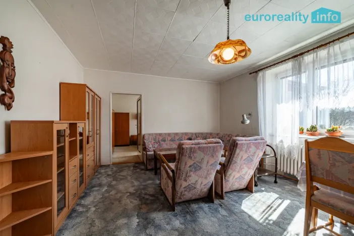 Prodej bytu 3+1, Ostrov, Horská, 72 m2