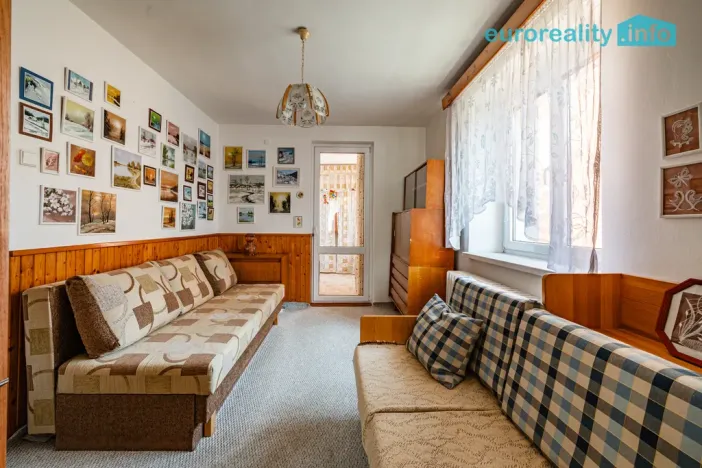 Prodej bytu 3+1, Ostrov, Horská, 72 m2