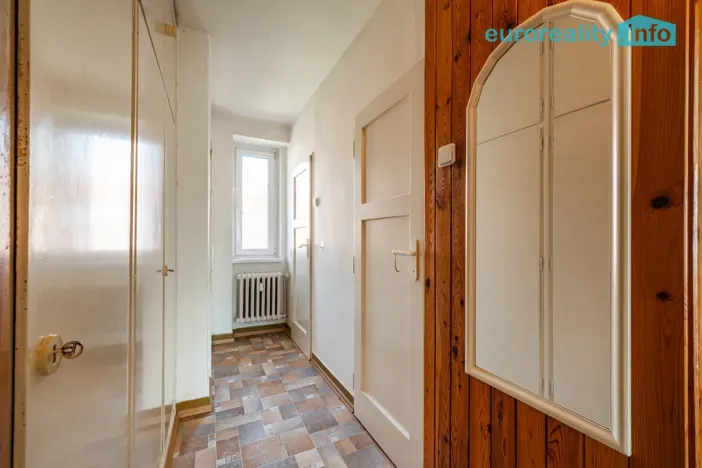 Prodej bytu 3+1, Ostrov, Horská, 72 m2