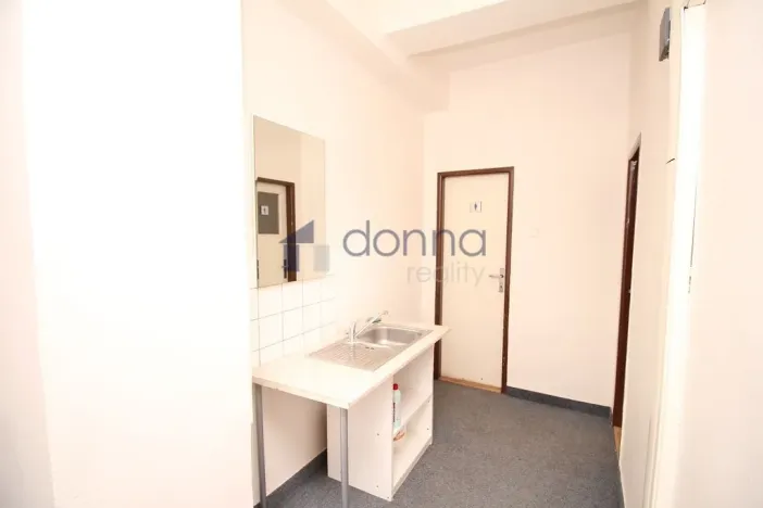Pronájem kanceláře, Praha, Blanická, 20 m2