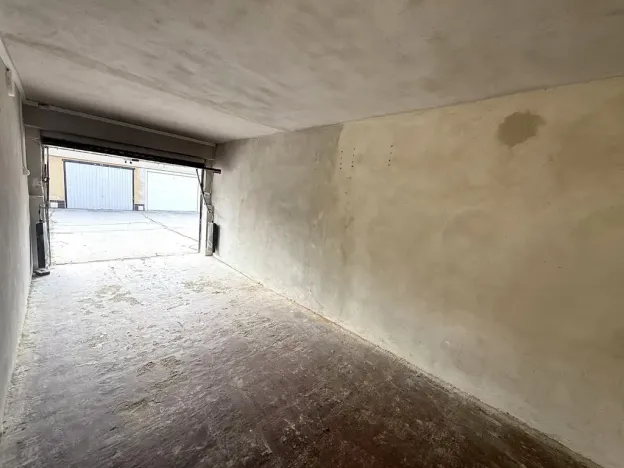 Pronájem garáže, Brno, Řezáčova, 18 m2