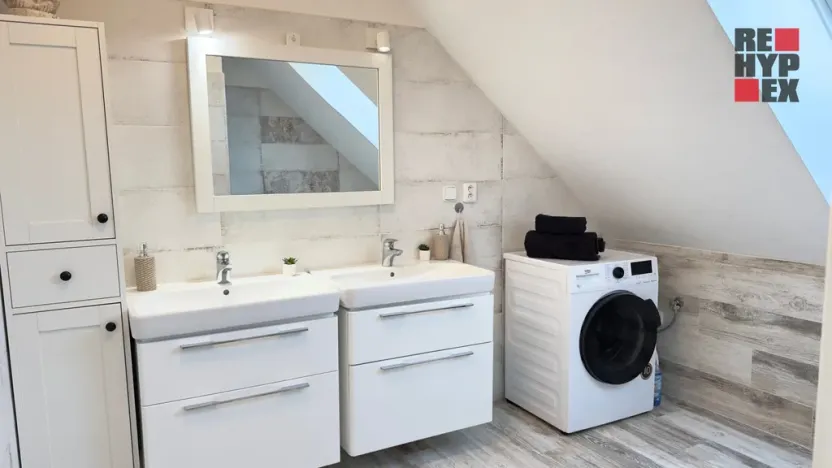 Pronájem rodinného domu, Sány, Jana Čapka ze Sán, 125 m2