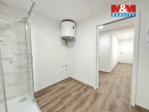 Pronájem bytu 1+kk, Karlovy Vary - Stará Role, Vančurova, 36 m2