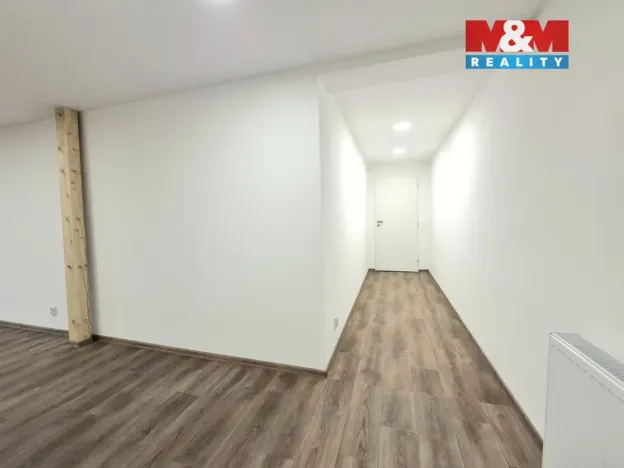 Pronájem bytu 1+kk, Karlovy Vary - Stará Role, Vančurova, 36 m2