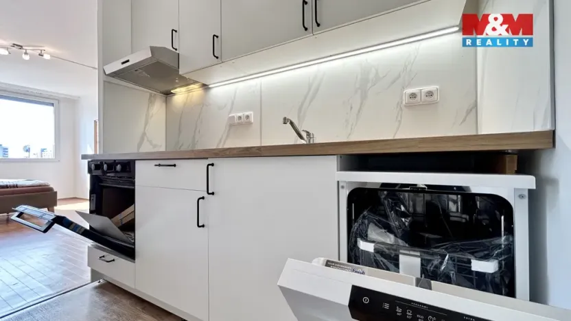 Pronájem bytu 2+kk, Praha - Bohnice, Poznaňská, 42 m2