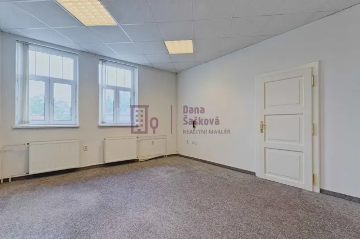 Pronájem kanceláře, Jindřichův Hradec - Jindřichův Hradec IV, Karlov, 36 m2