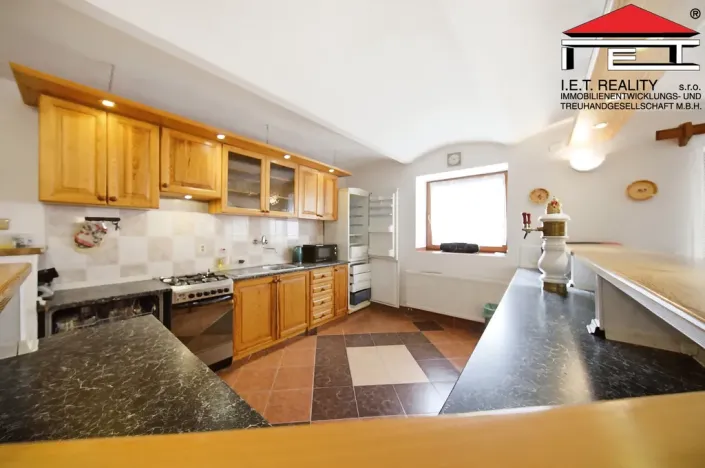 Prodej ubytování, Rynholec, nám. 1. máje, 561 m2