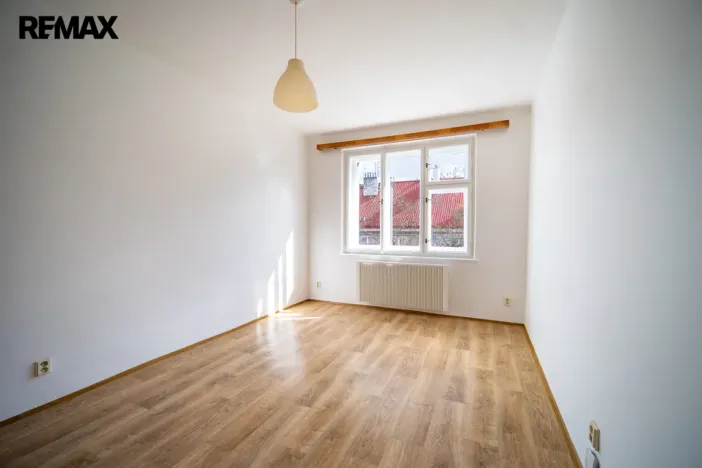 Pronájem bytu 1+kk, Praha - Žižkov, Biskupcova, 26 m2