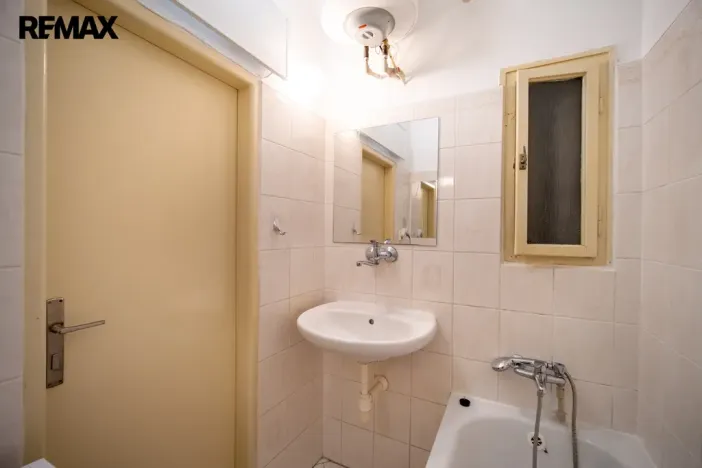 Pronájem bytu 1+kk, Praha - Žižkov, Biskupcova, 26 m2