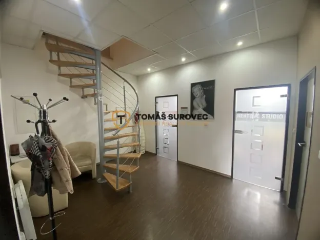 Pronájem kanceláře, Valašské Klobouky, Masarykovo náměstí, 10 m2