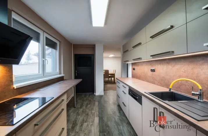 Prodej rodinného domu, Odrovice, 200 m2