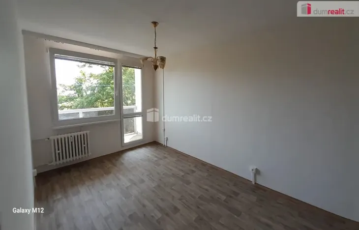Pronájem bytu 2+kk, Praha - Kobylisy, Mirovická, 43 m2